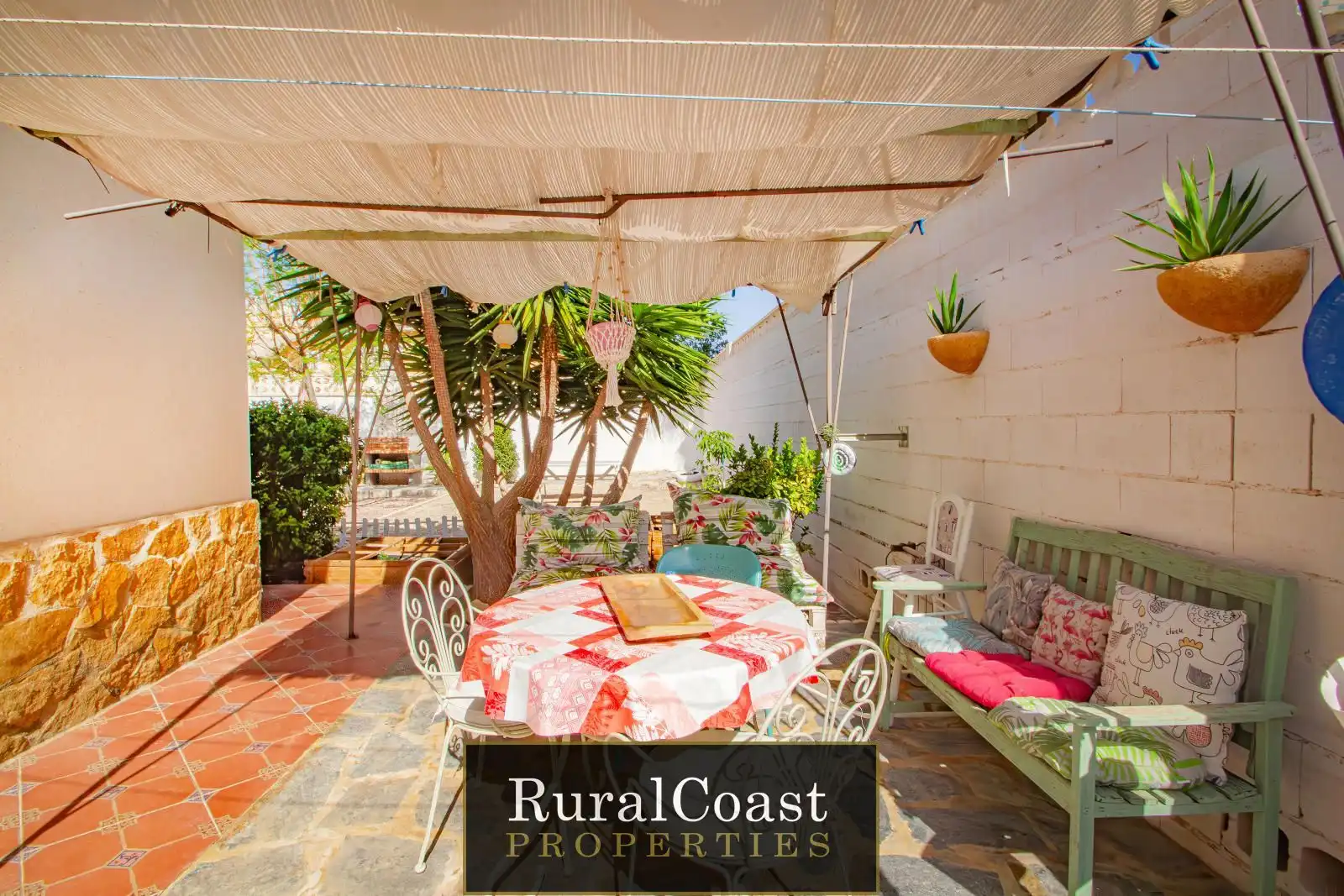Vista exterior de Casa o chalet en venta en Busot con Calefacción, Terraza y Trastero