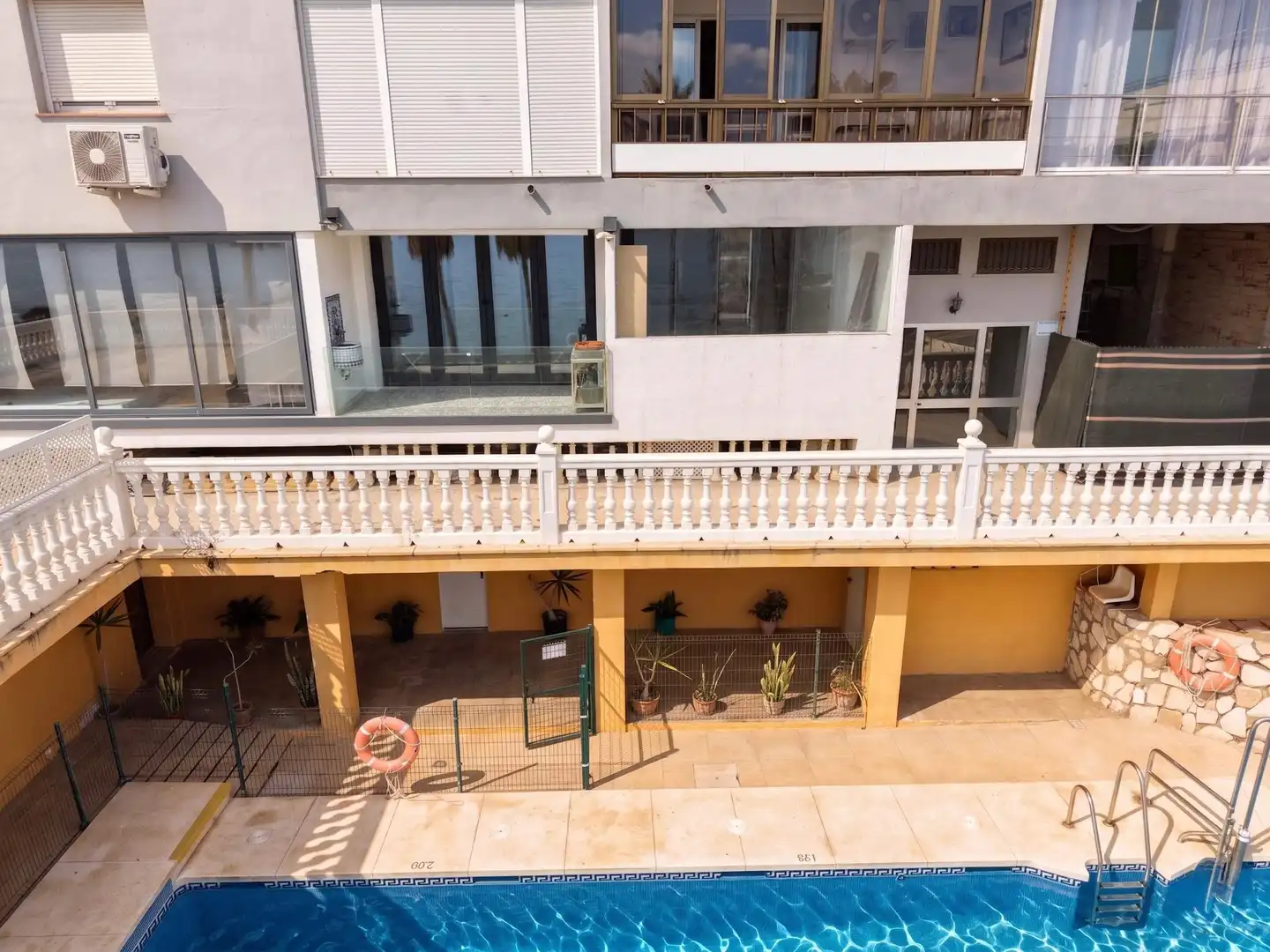 Terrasse von Wohnungen zum Verkauf in Benalmádena mit Privatgarten, Terrasse und Abstellraum
