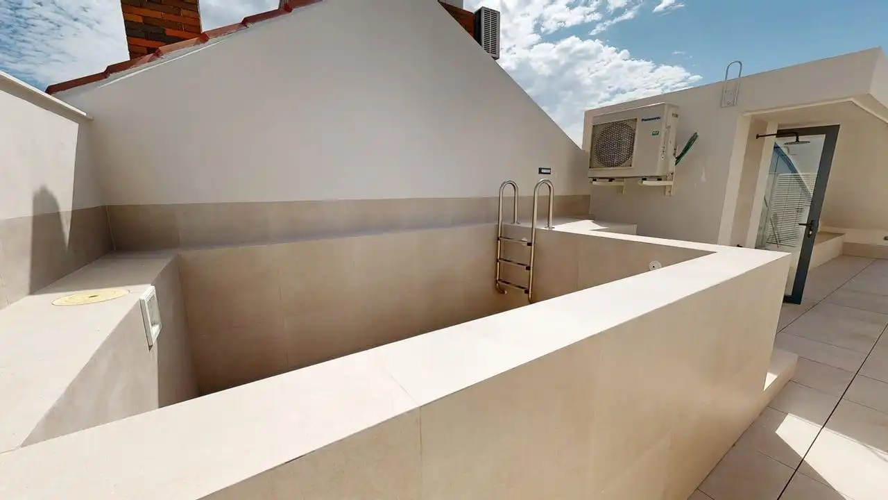 Piscina de Dúplex en venta en Jaén con Aire acondicionado, Calefacción y Terraza