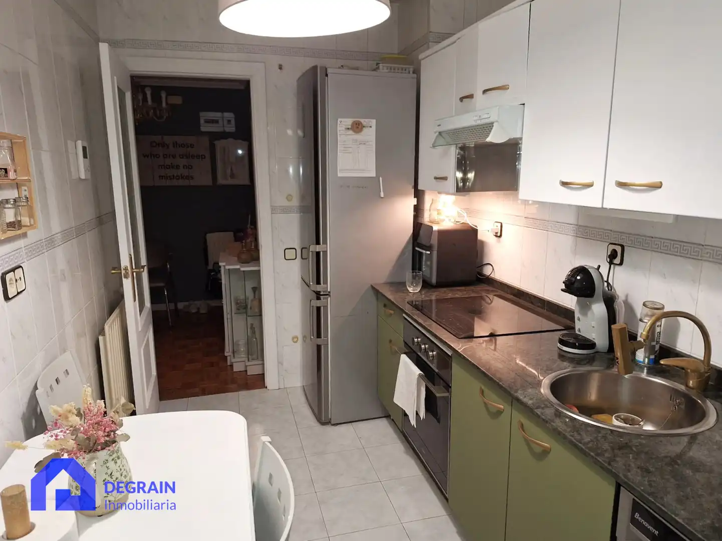 Cocina de Ático en venta en Oviedo  con Calefacción, Parquet y Trastero