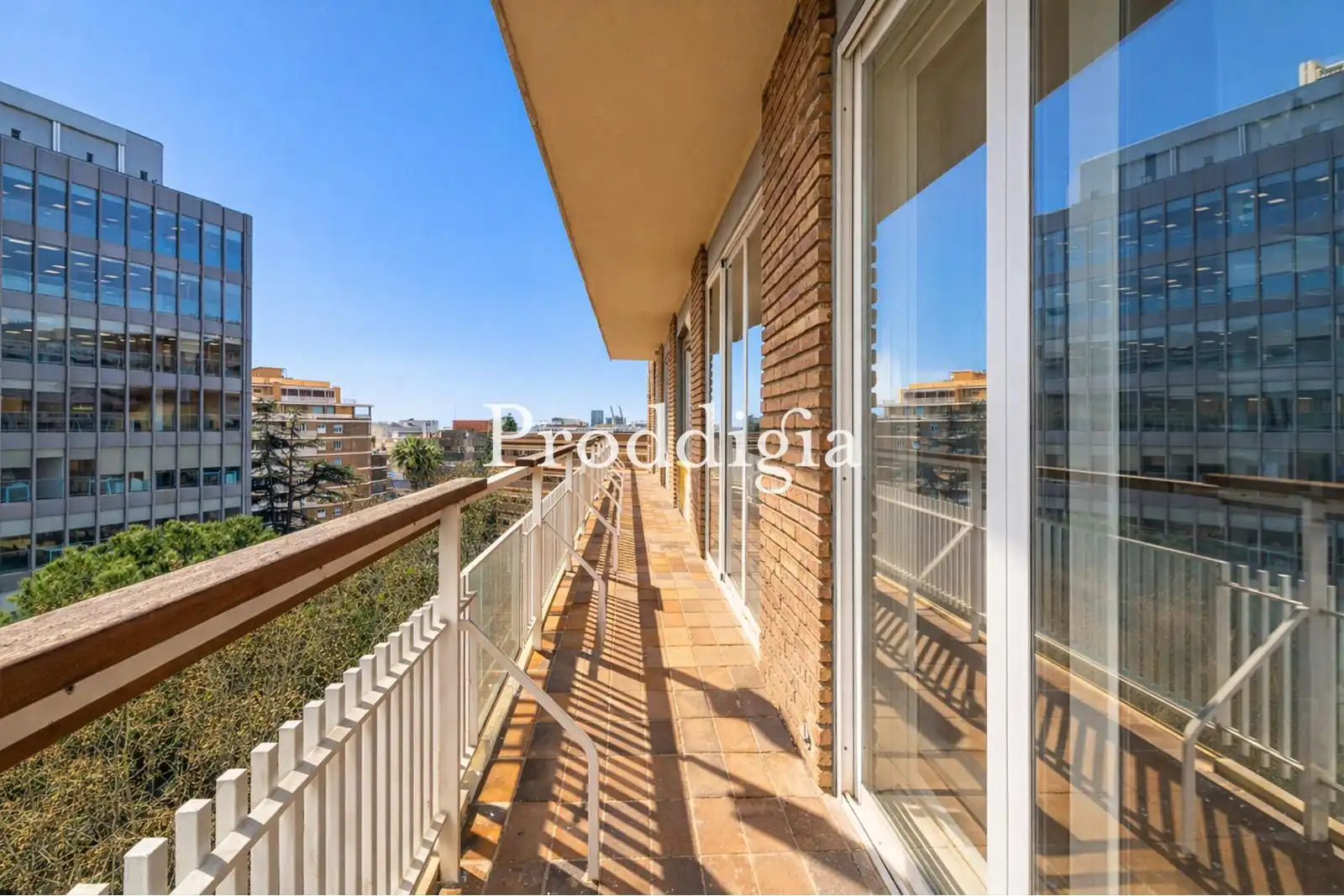 Exterior view of Flat for rent in Barcelona  with Air Conditioner, Heating and Terrace
