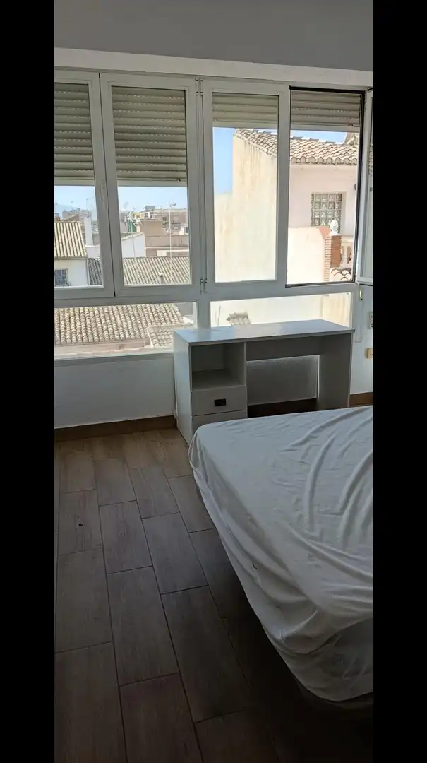 Schlafzimmer von Wohnung zur Miete in Granada mit Möbliert