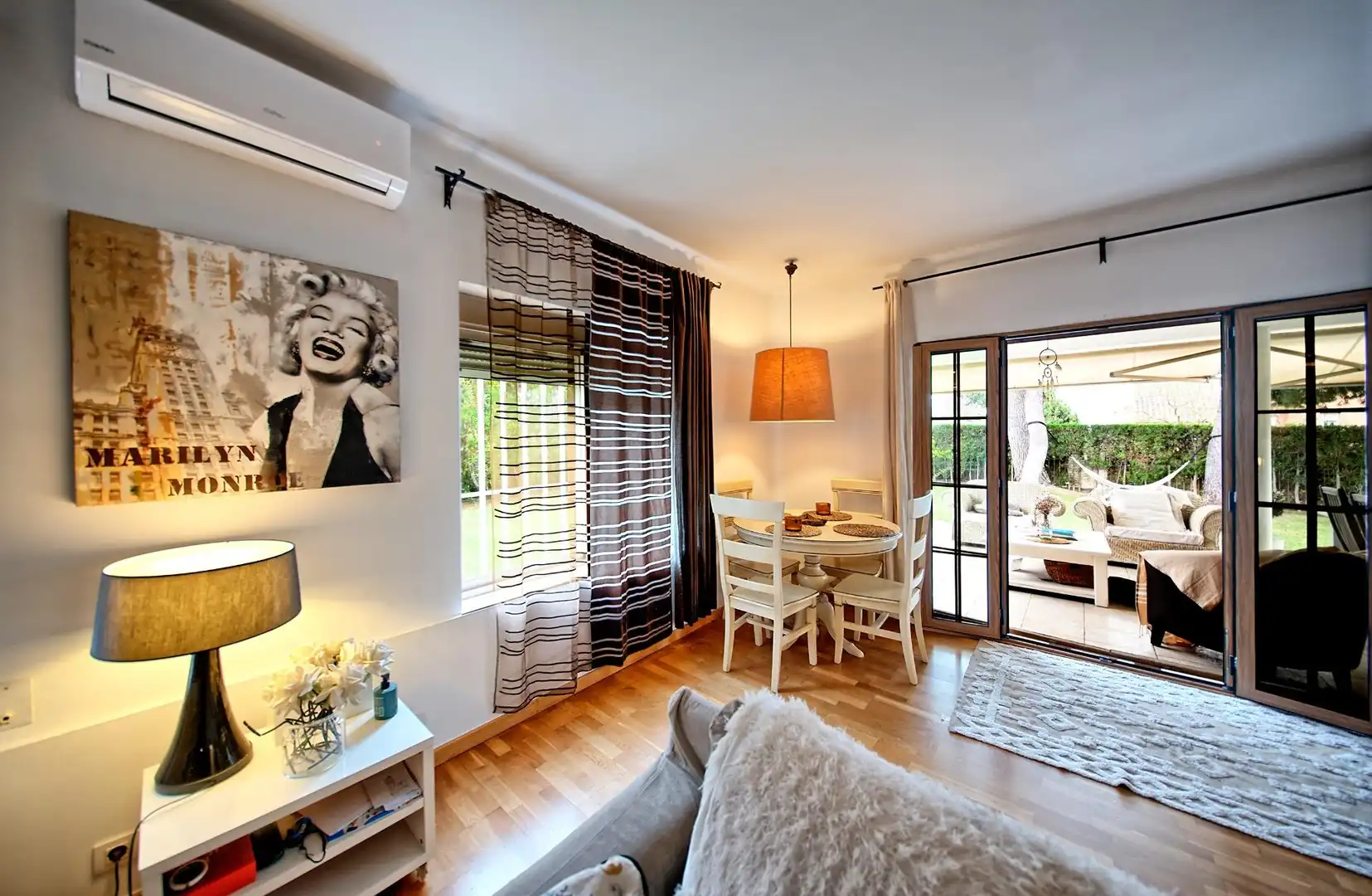 Habitación de Casa o chalet en venta en Paterna con Aire acondicionado, Calefacción y Jardín privado