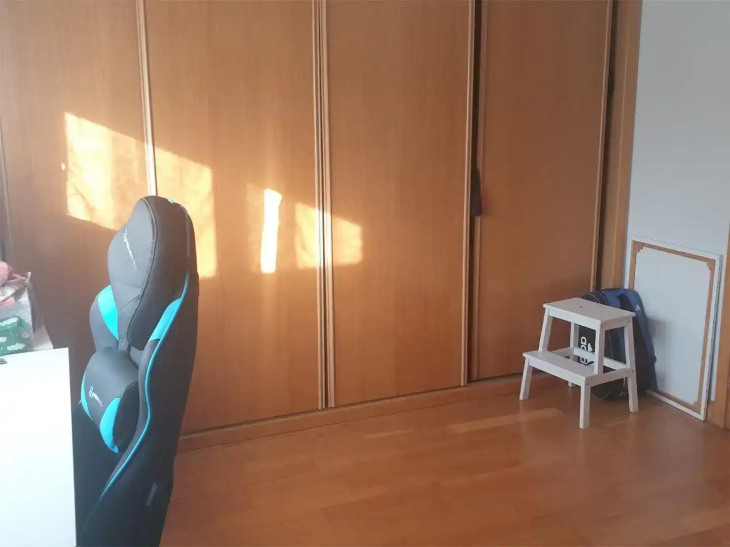 Schlafzimmer von Dachboden zur Miete in San Sebastián de los Reyes mit Klimaanlage, Schwimmbad und Balkon