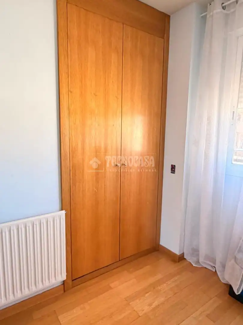 Habitación de Ático en venta en Valdemoro con Calefacción, Terraza y Trastero