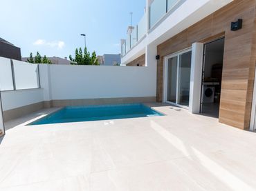 Chalet con balcón en venta en San Javier ciudad