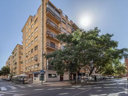 Exterior view of Flat for sale in  Granada Capital  with Terrace and Balcony