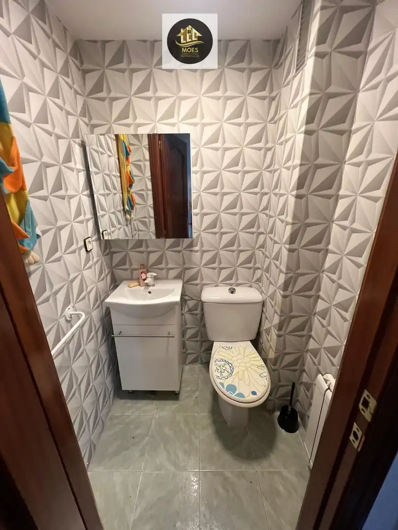 Bathroom of Flat for sale in Jaén  with Heating, Storage room and Balcony