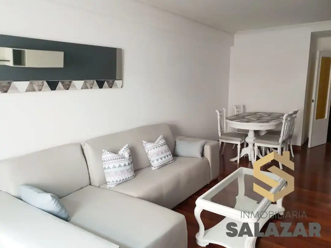Sala de estar de Piso de alquiler en Bilbao  con Calefacción y Balcón