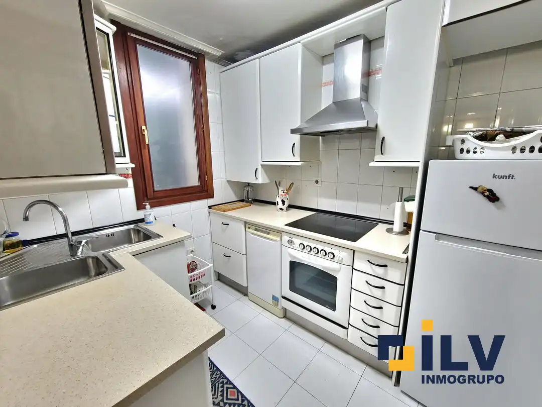 Cocina de Piso en venta en Santurtzi  con Calefacción, Trastero y Alarma