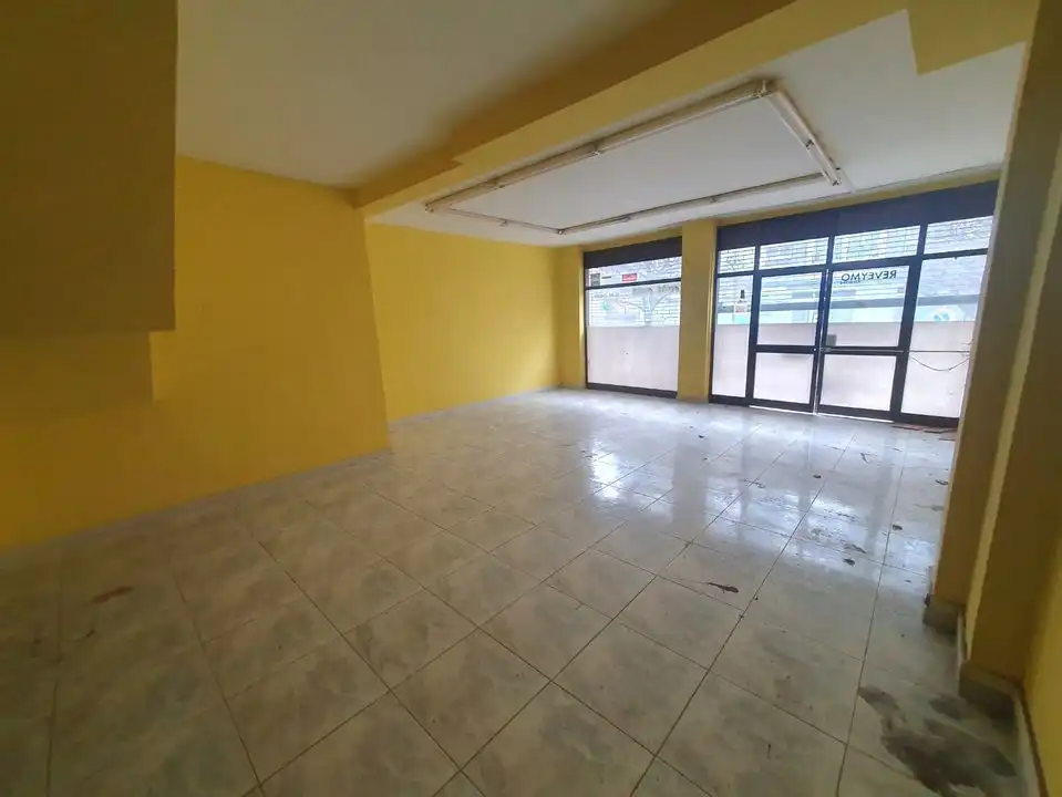 Business premises for sale in Este, imagen 3