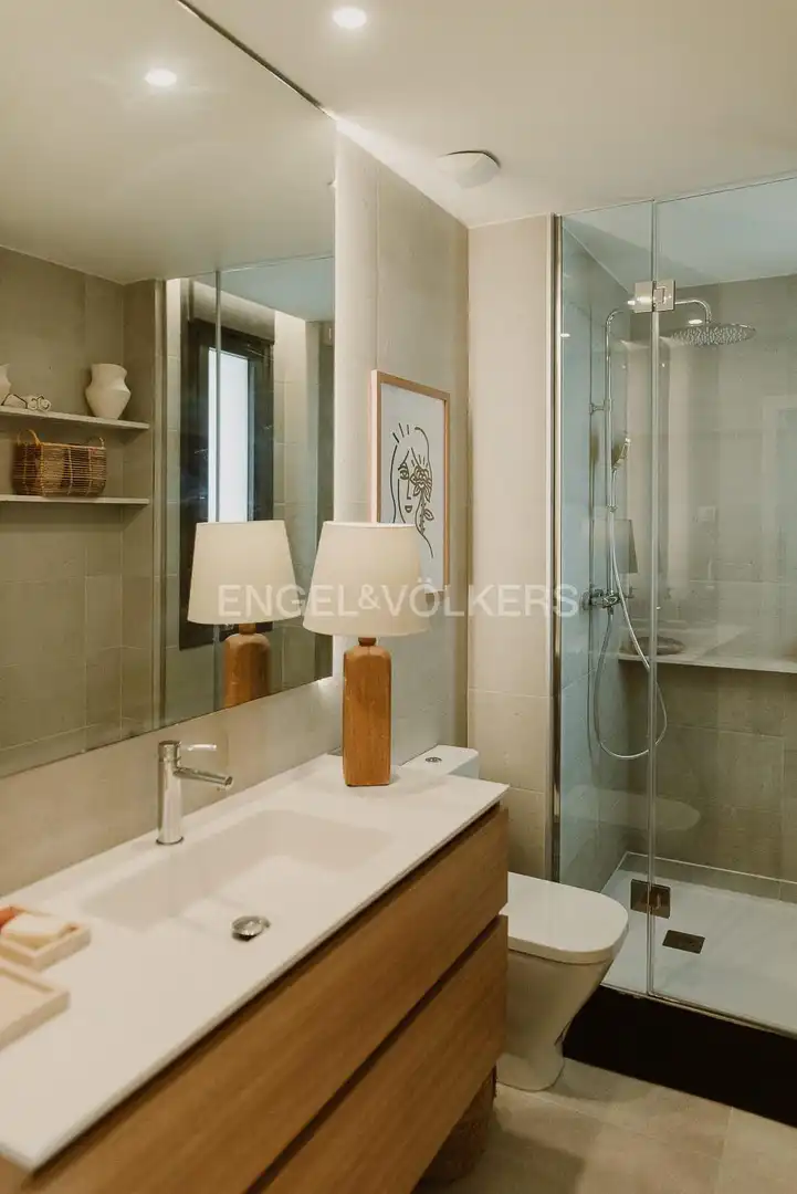 Bathroom of Flat for rent in La Moraleja  with Air Conditioner, Heating and Private garden