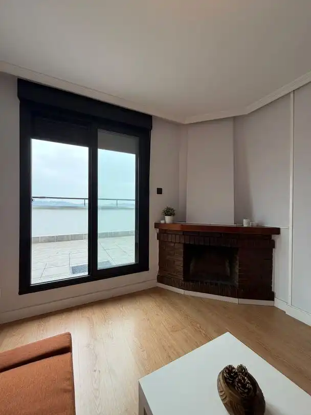 Wohnzimmer von Wohnung zur Miete in Gijón  mit Heizung und Terrasse