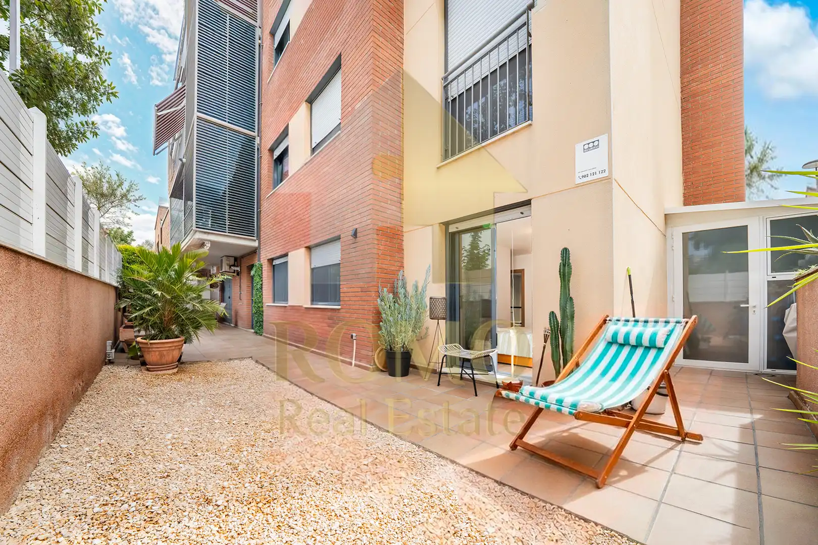 Vista exterior de Planta baja en venta en Polinyà con Aire acondicionado, Calefacción y Parquet