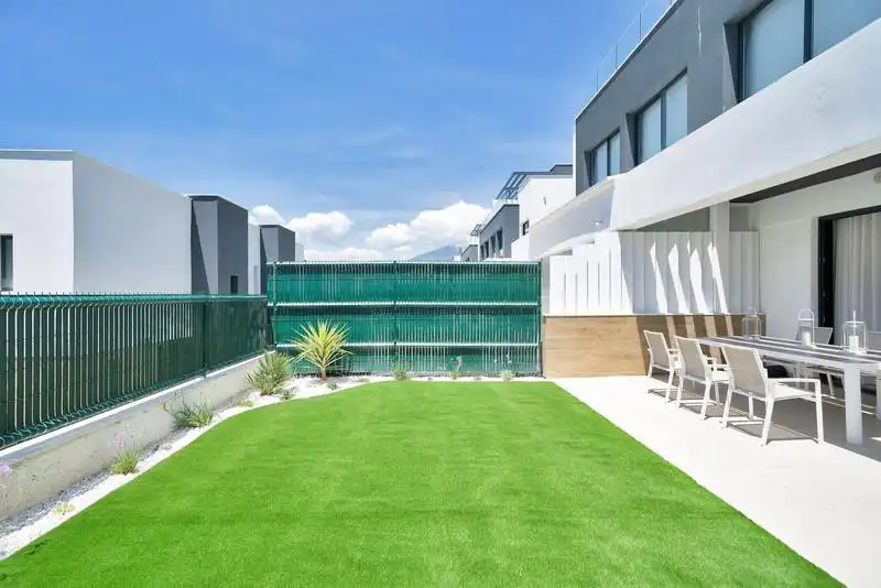 Terraza de Casa adosada de alquiler en Estepona con Aire acondicionado, Jardín privado y Terraza