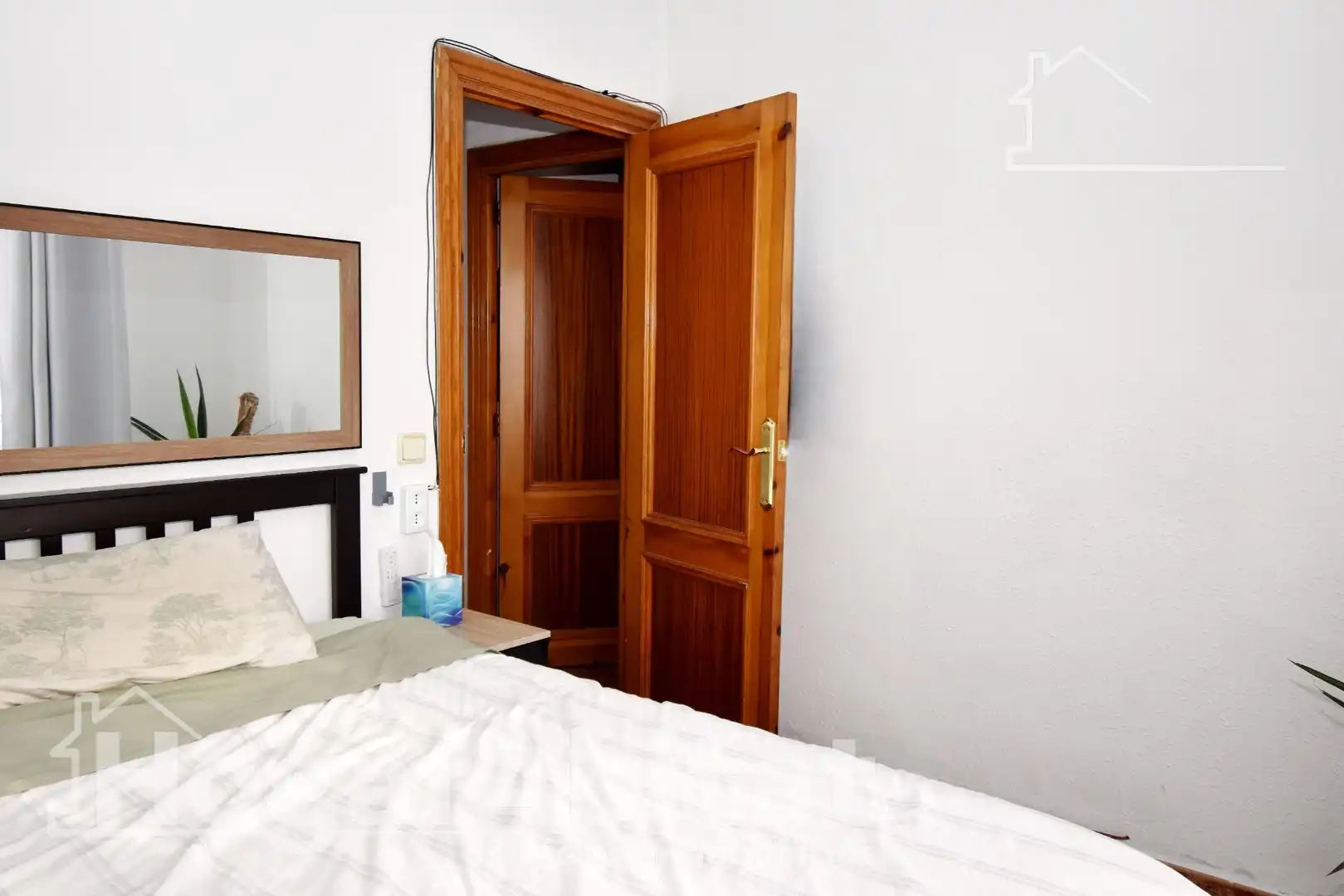 Bedroom of Flat for sale in Valencia
