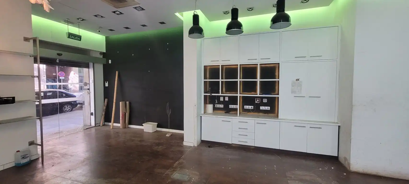 Local comercial en venta en Carrer de Viladomat, imagen 3