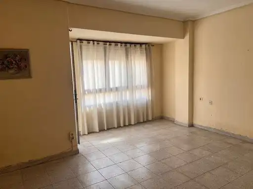 Habitación de Piso en venta en Castellón de la Plana / Castelló de la Plana con Balcón