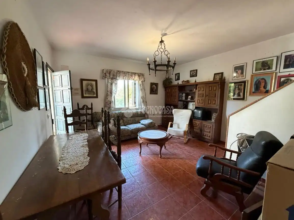 Casa rústica en venta en Coria del Río, imagen 2