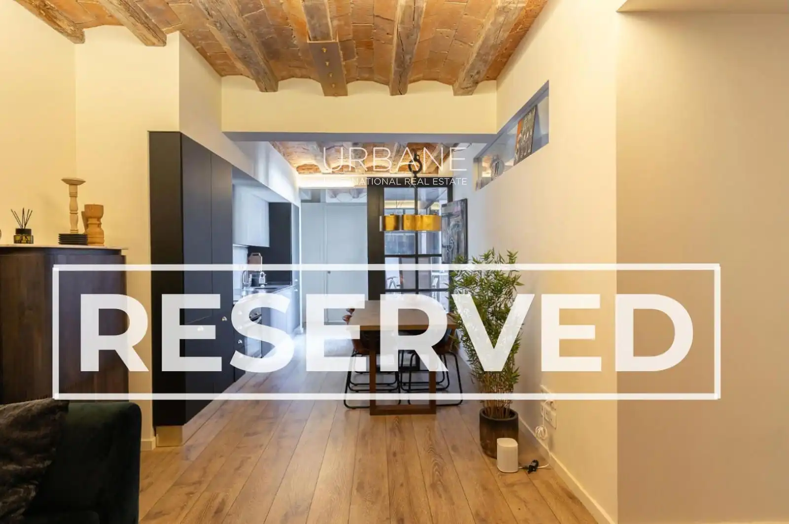 Wohnung zum Verkauf in Barcelona mit Klimaanlage, Heizung und Terrasse
