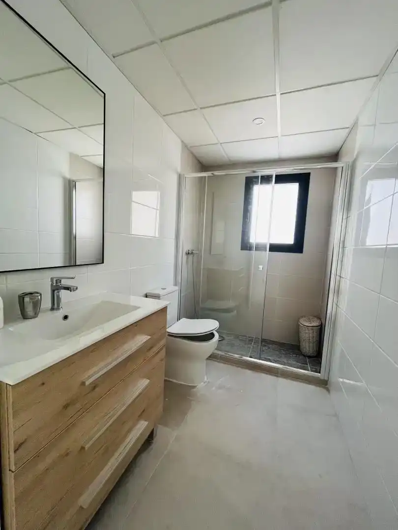Baño de Piso de alquiler en Puerto Deportivo