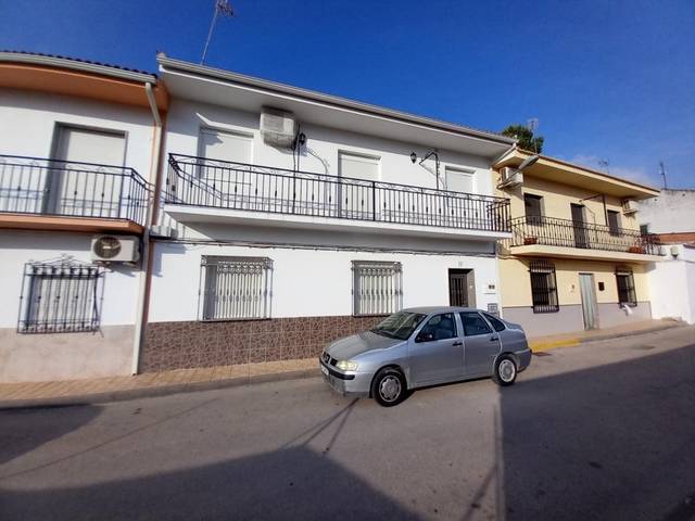 Casa adosada en Venta en Calle las Flores en Alcaudete