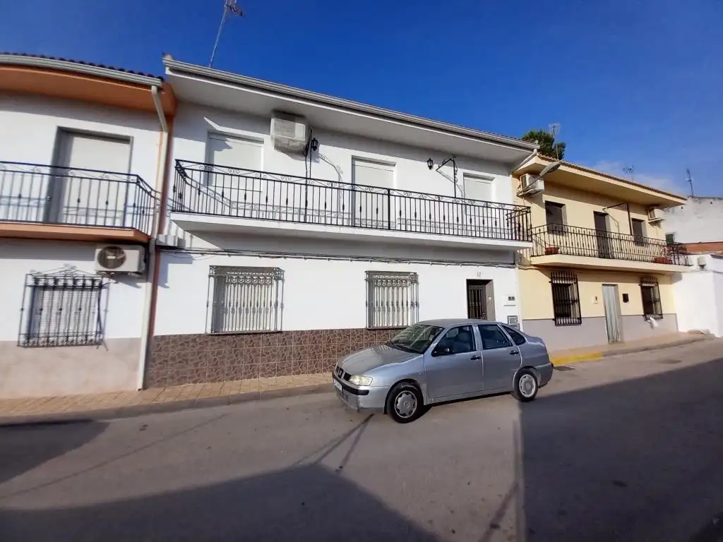 Adossat en venda a Calle las Flores