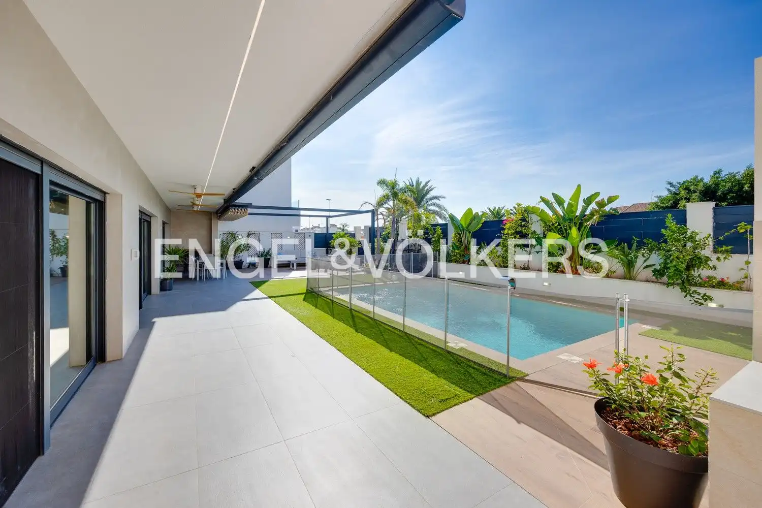 Terraza de Casa o chalet en venta en San Pedro del Pinatar con Aire acondicionado, Calefacción y Jardín privado