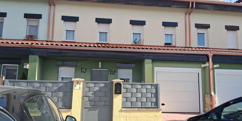 Exterior view of Single-family semi-detached for sale in Sotragero  with Private garden, Terrace and Furnished