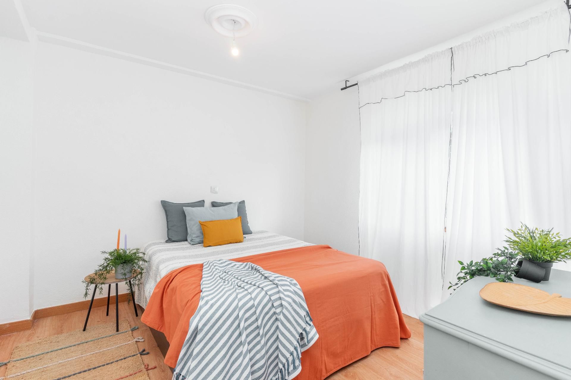 Bedroom of Flat for sale in Aller  with Furnished