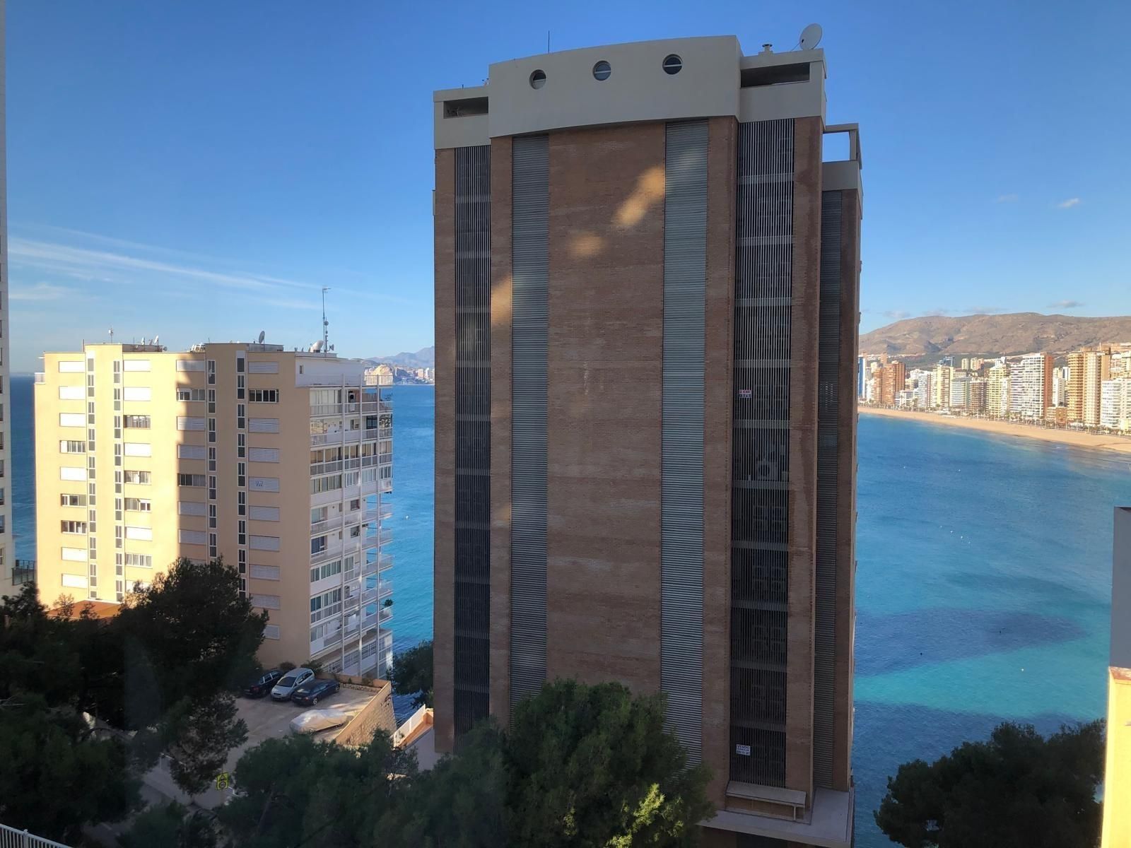 Vista exterior de Apartamento en venta en Benidorm con Aire acondicionado, Calefacción y Jardín privado