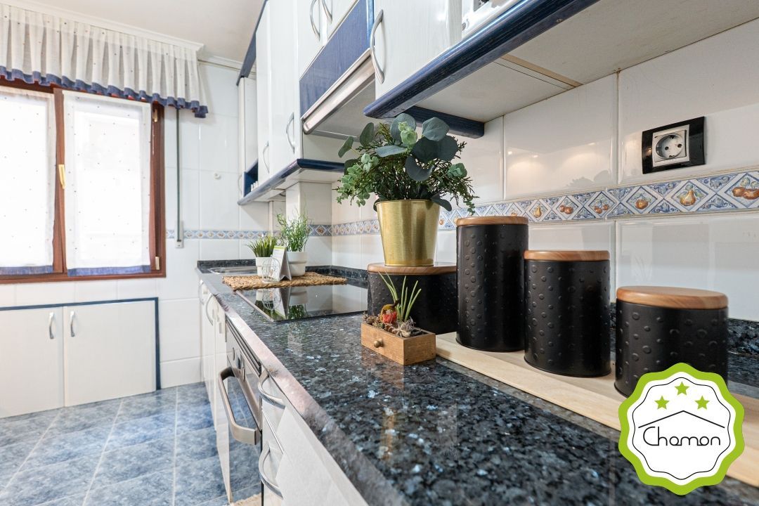 Kitchen of Flat for sale in Portugalete  with Heating