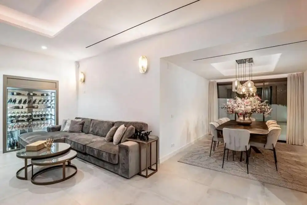 Sala d'estar de Casa o xalet de lloguer en Marbella amb Aire condicionat, Jardí privat i Terrassa