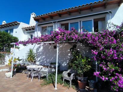 Vista exterior de Casa o xalet en venda en La Nucia amb Aire condicionat i Terrassa