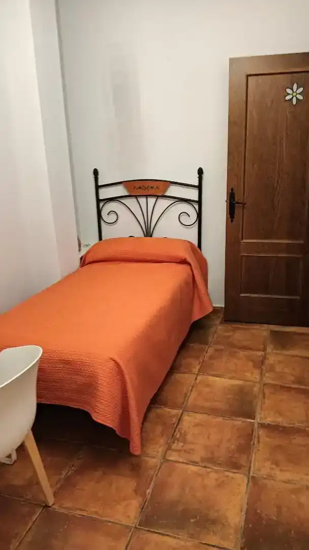 Bedroom of Flat for share in Entrenúcleos