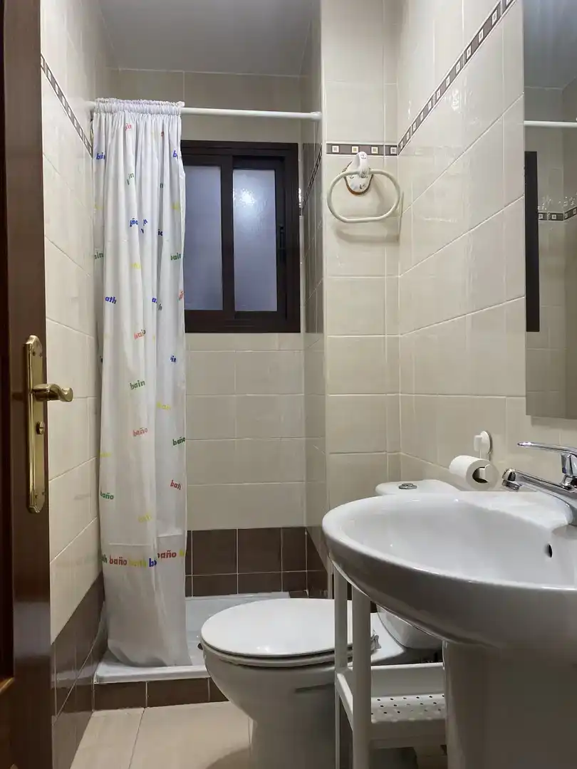 Badezimmer von Wohnung zur Miete in Centro