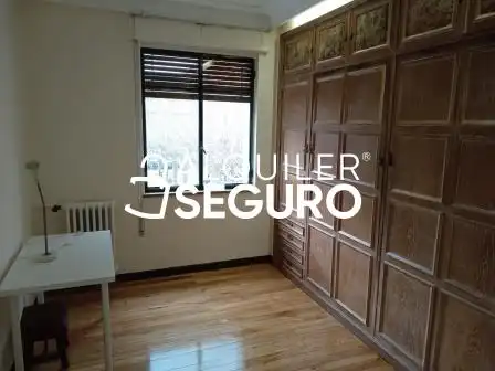 Habitación de Piso de alquiler en Vitoria - Gasteiz con Calefacción