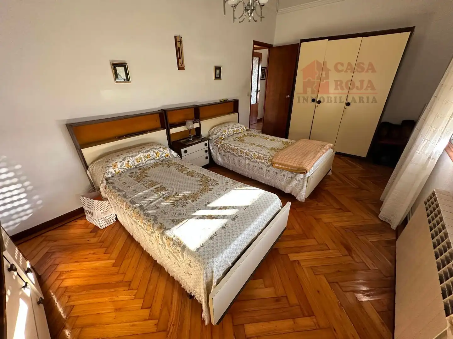 Dormitori de Casa o xalet en venda en Cangas  amb Calefacció, Terrassa i Traster