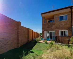 Jardí de Casa o xalet en venda en Arroyomolinos (Madrid) amb Aire condicionat i Terrassa