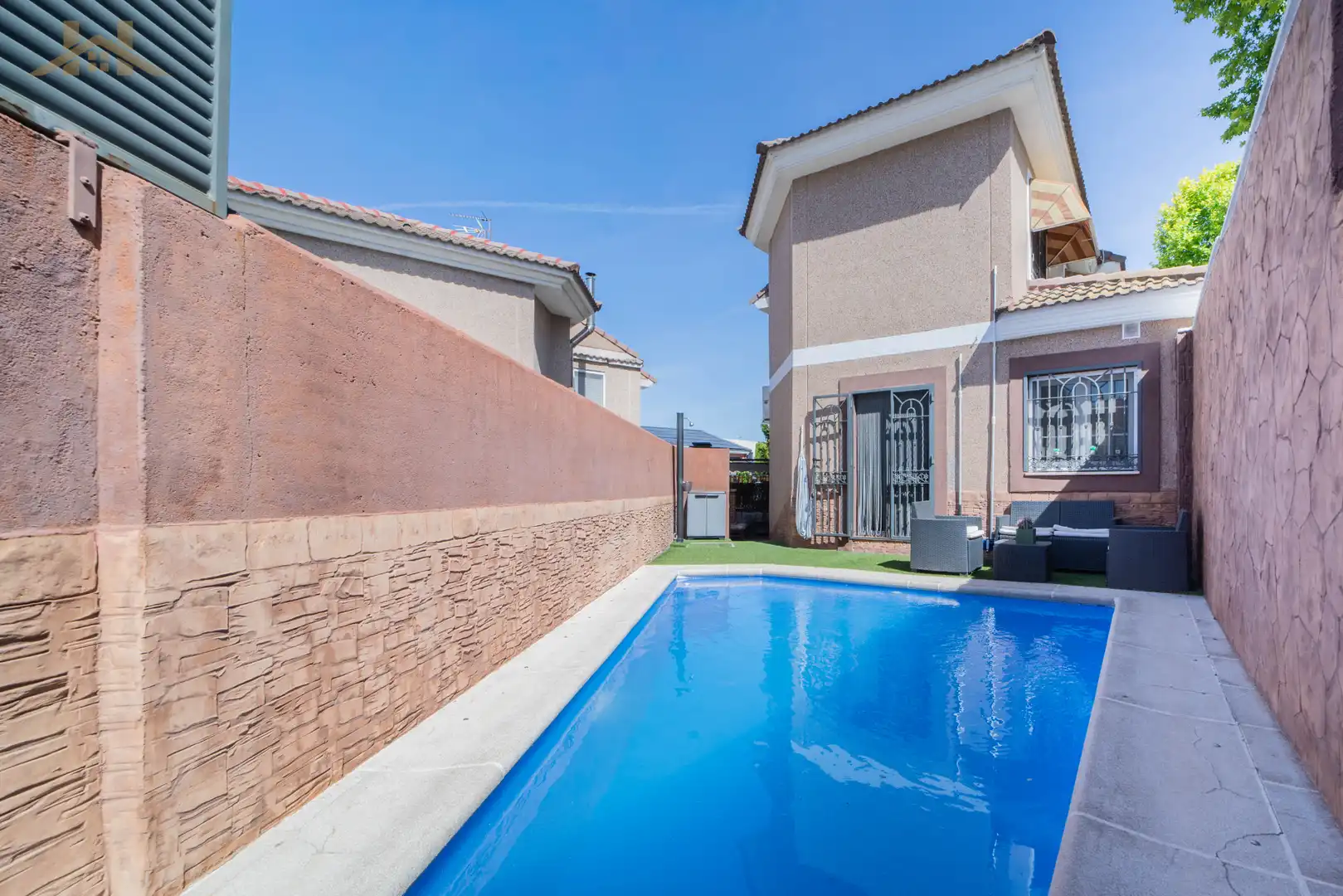 Swimming pool of Detached homes for sale in Valdemoro  with Air Conditioner, Heating and Private garden