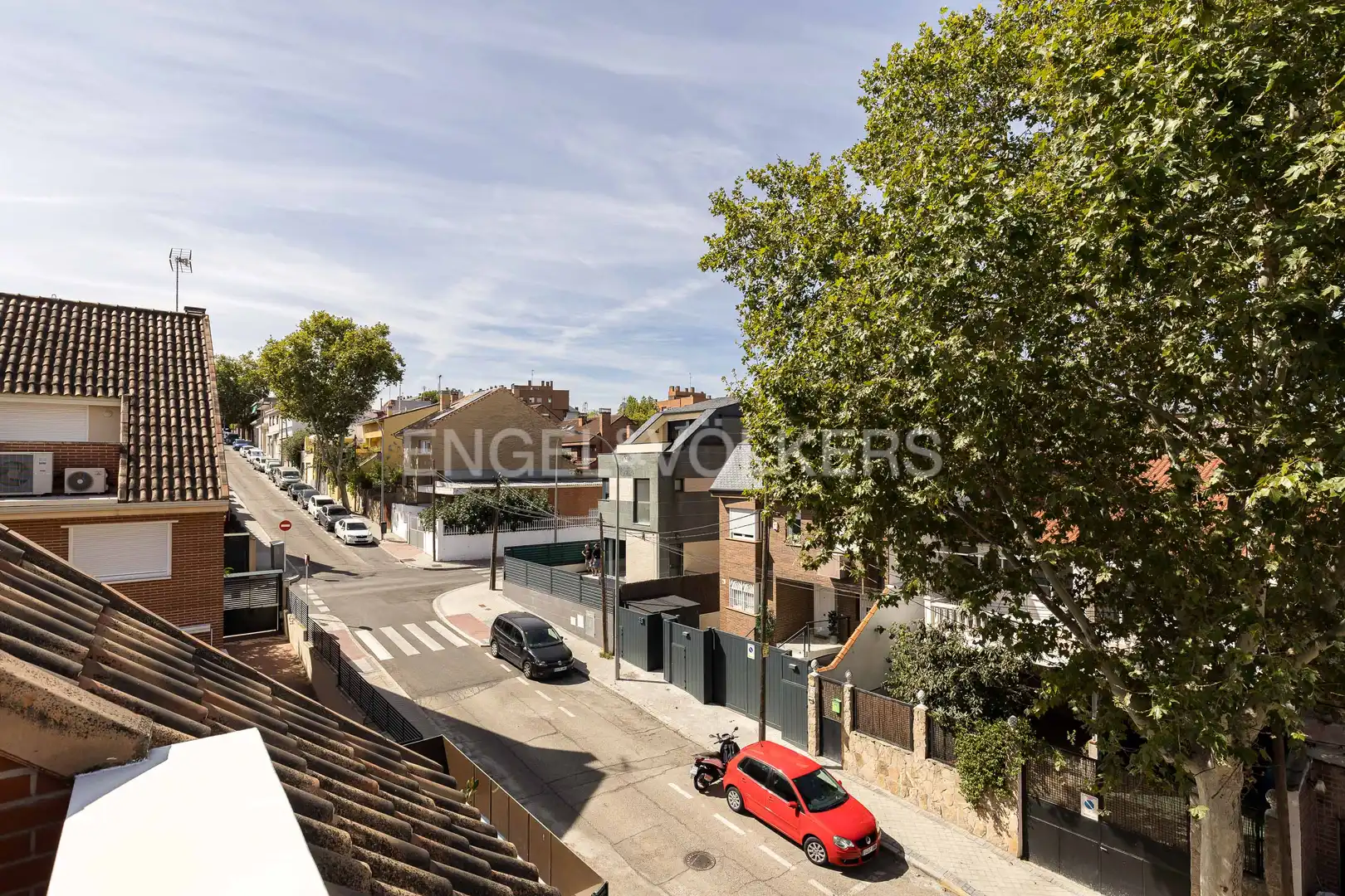 Vista exterior de Casa o xalet de lloguer en Madrid amb Aire condicionat, Calefacció i Jardí privat