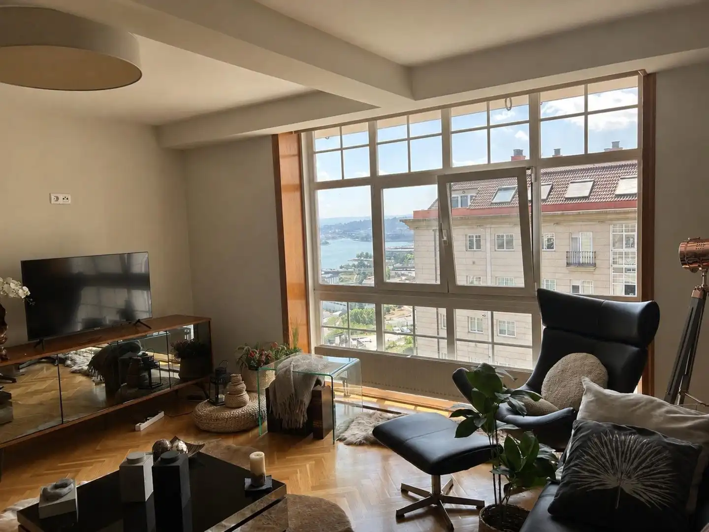 Sala d'estar de Dúplex en venda en A Coruña Capital  amb Aire condicionat, Calefacció i Piscina comunitària