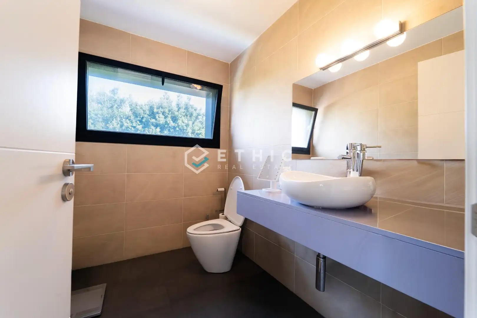 Bany de Casa o xalet en venda en Sant Cugat del Vallès amb Aire condicionat, Jardí privat i Terrassa