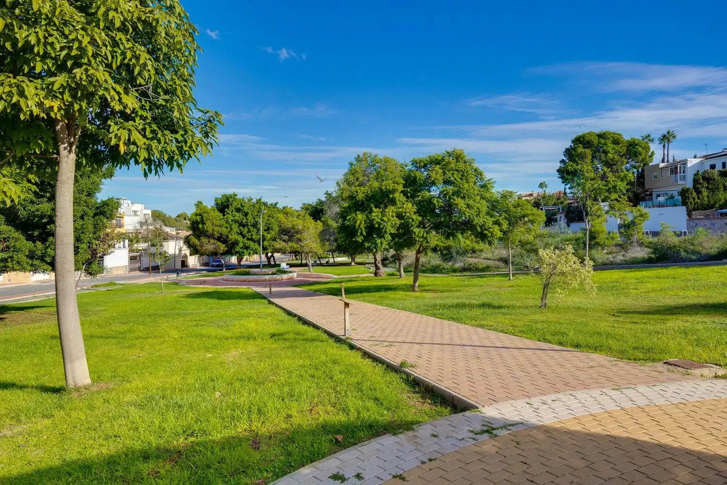 Vista exterior de Casa adosada en venta en Torrevieja con Aire acondicionado, Calefacción y Jardín privado
