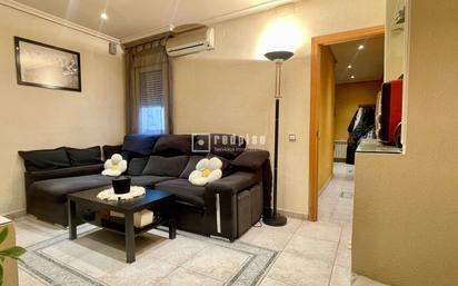 Living room of Flat for sale in  Madrid Capital  with Air Conditioner, Heating and Storage room