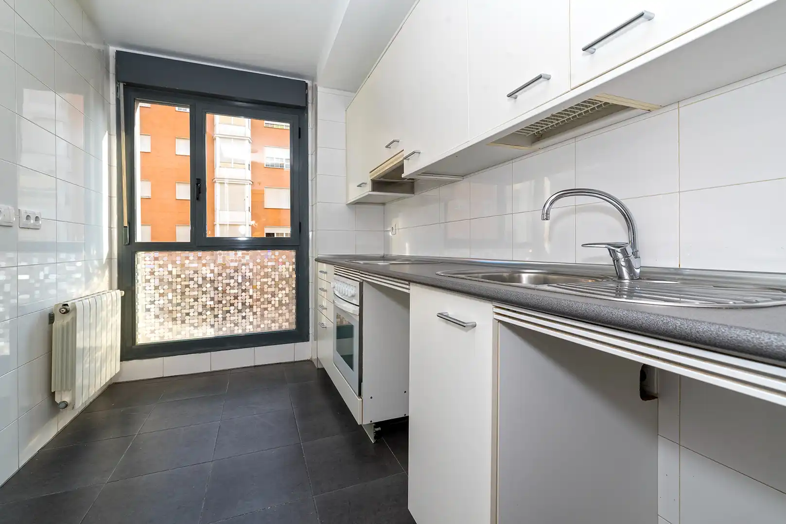 Kitchen of Flat for sale in Madrid  with Storage room and Community pool
