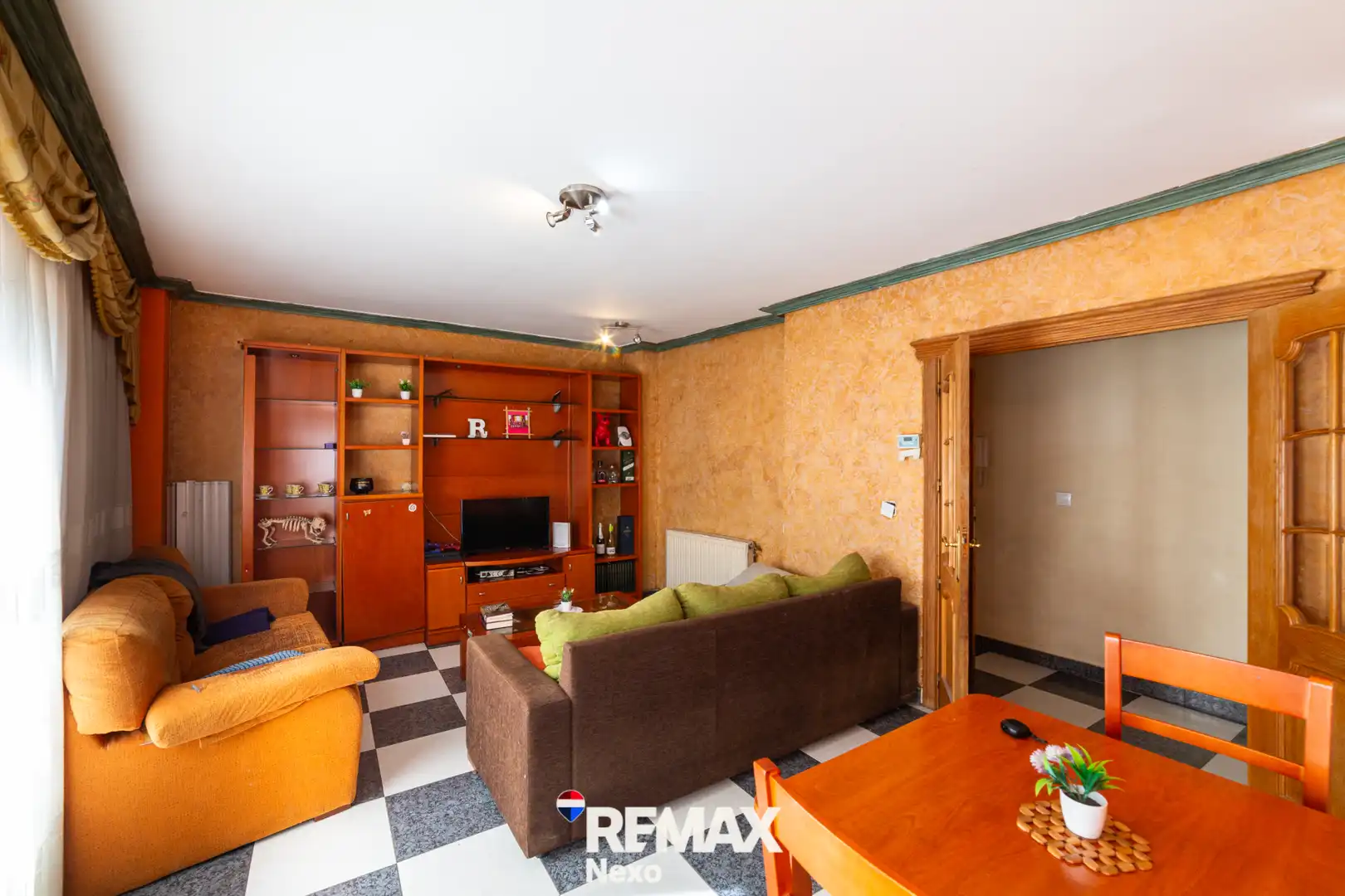 Living room of Flat for sale in Benavente  with Heating, Parquet flooring and Furnished