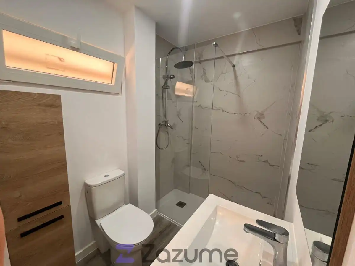 Baño de Estudio de alquiler en Calvià con Aire acondicionado, Parquet y Piscina