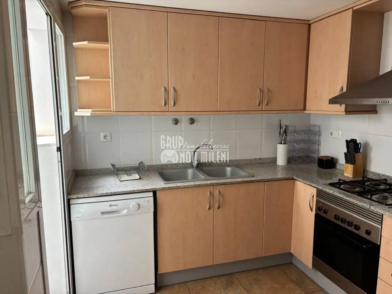 Küche von Wohnung zur Miete in Catarroja mit Klimaanlage, Abstellraum und Balkon
