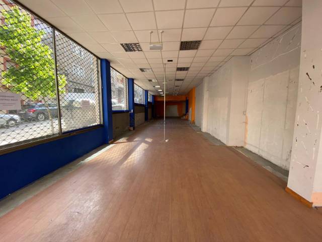 Local comercial en Alquiler en Ventiun